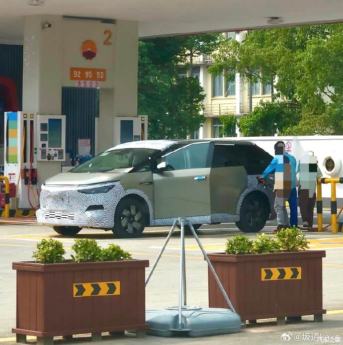 小鹏X9增程版最新谍照曝光 有望降低起售价/纯电续航430km？