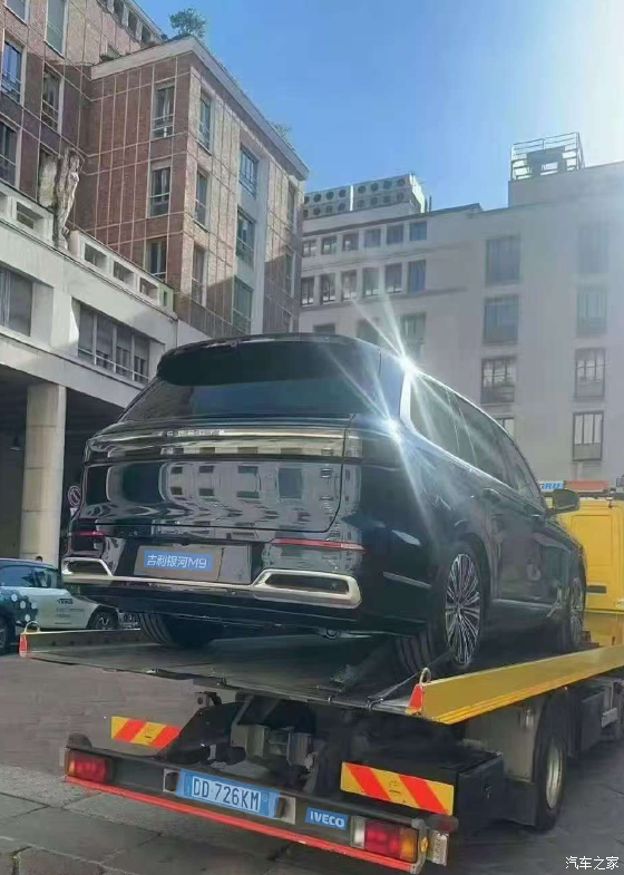 搭载千里浩瀚/5月22日发布 定位6座旗舰SUV 吉利银河M9实车图曝光