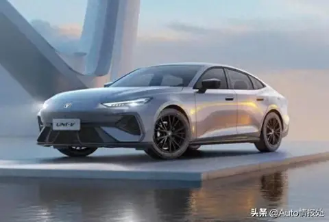 高功率2.0T+8AT，全新长安UNI-V官图发布，竞争本田思域