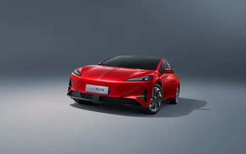 豪华纯电定位,红旗天工05相对亲民,2.9米长轴距,智驾如何?