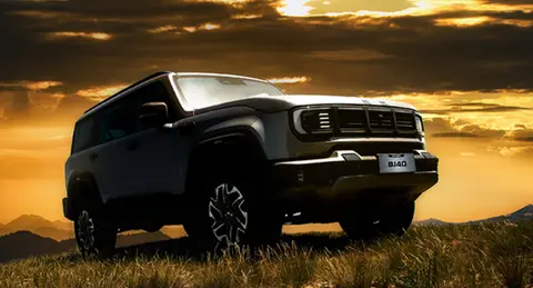 推荐进阶版!14.99万能买到燃油硬派越野车?BJ40燃油配置导购!