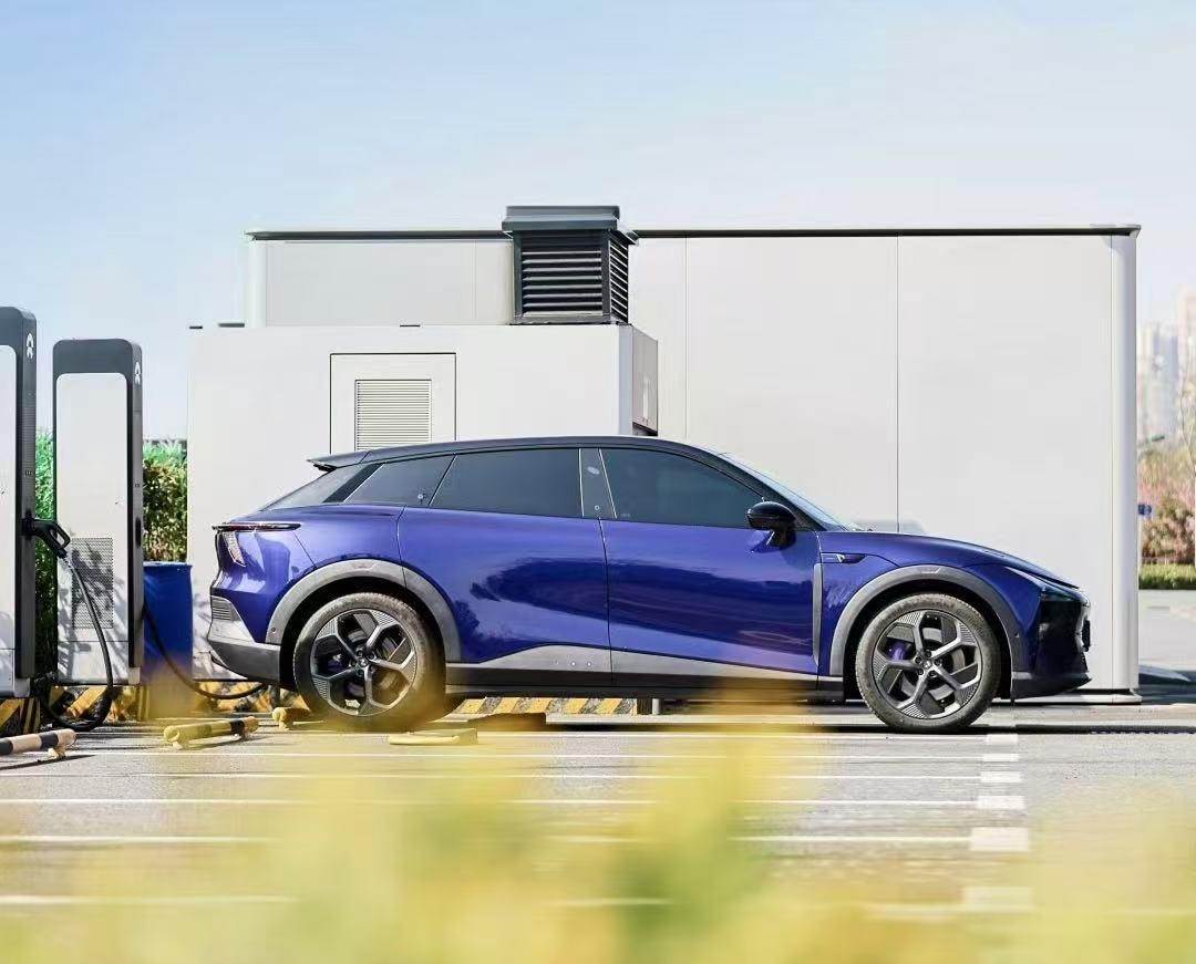 从“吃电”到“反哺”,电动汽车可成为家庭的“电力银行”?专家:2030年前我国V2G车辆年销量有望过千万辆