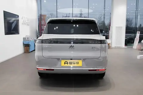 新车|智己LS9同款动力/中大型SUV/后驱四驱可选智己LS8实车曝光