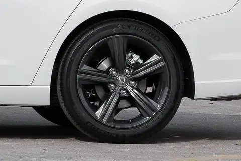 本田放大招！英仕派价格大跳水，深度试驾家用B级车